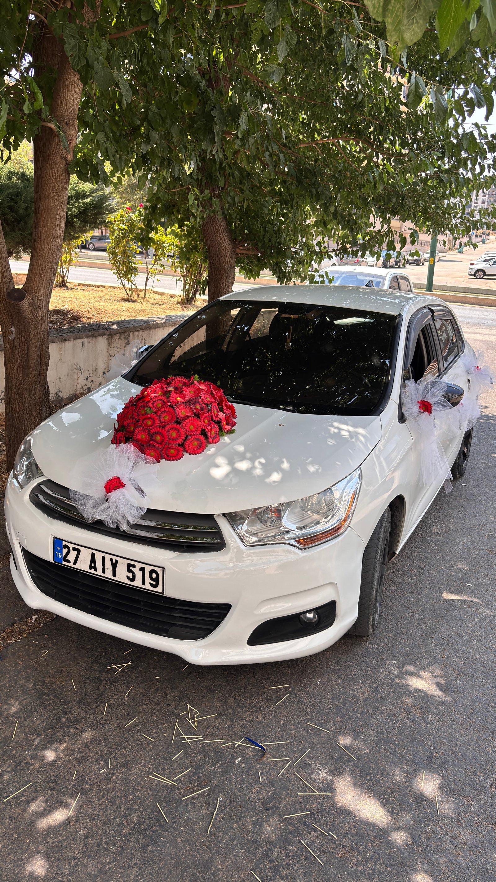 Yapay isimli
